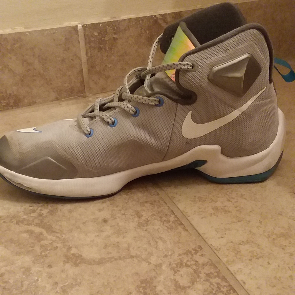 Lebron's - Picture 3 of 4